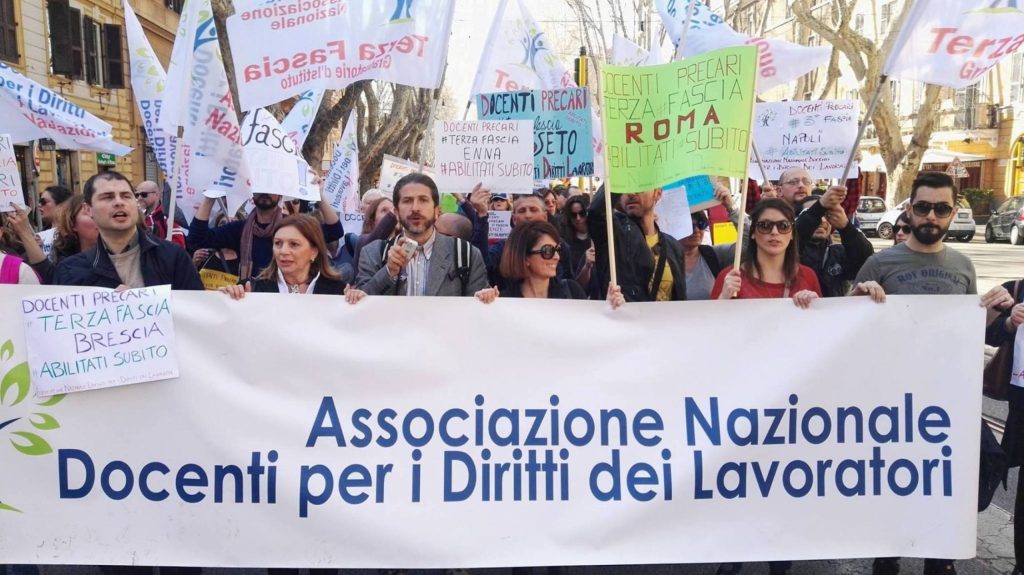 Precariato Scuola: l'Europa risponde alla petizione di AnDDL e bacchetta l'Italia