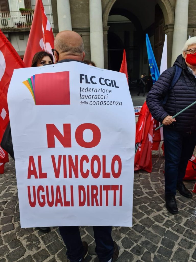no al vincolo triennale