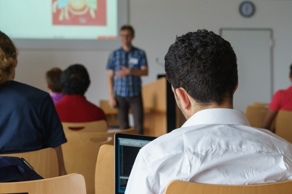 Concorso Scuola 2023 per partecipare bastano i 60 CFU o 36 mesi di servizio