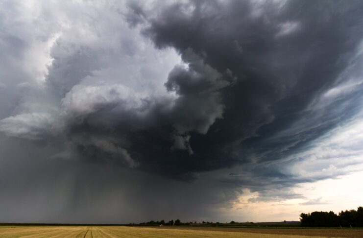 Previsioni meteo maggio 2023, in arrivo il caldo afoso Sarà difficile stare in classe