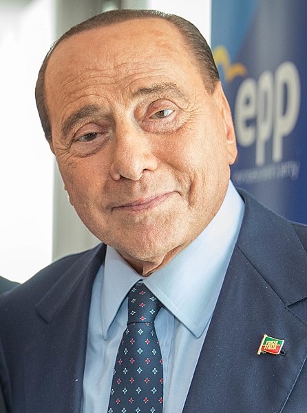 Forza Italia senza Berlusconi rischia di sciogliersi? E il governo che fine farebbe?