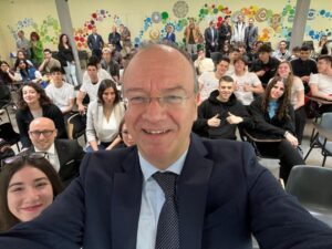 Emergenza Italia La mancanza di allineamento tra scuola e lavoro preoccupa il Ministro Valditara