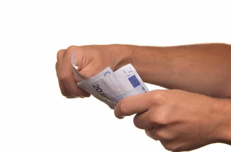 Il cedolino di dicembre 2023 porterà un aumento di 120 euro per questi stipendi