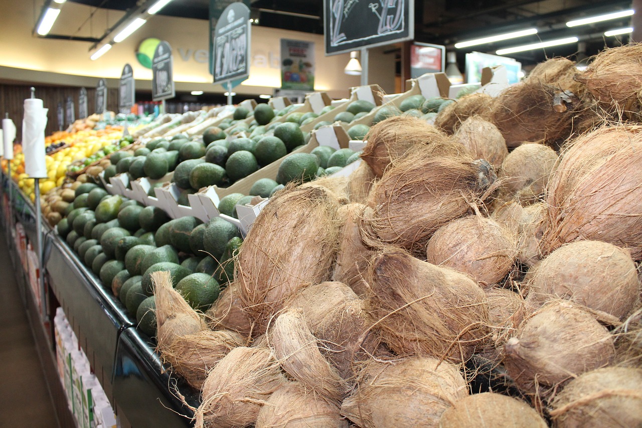 Inflazione alle stelle, basta confrontare i vecchi volantini dei supermercati con quelli dello stesso periodo di quest’anno