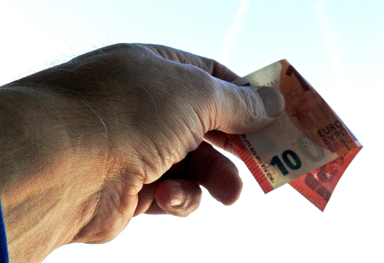 Economia italiana frena la crescita nel 2023: solo +0,7% su base annua