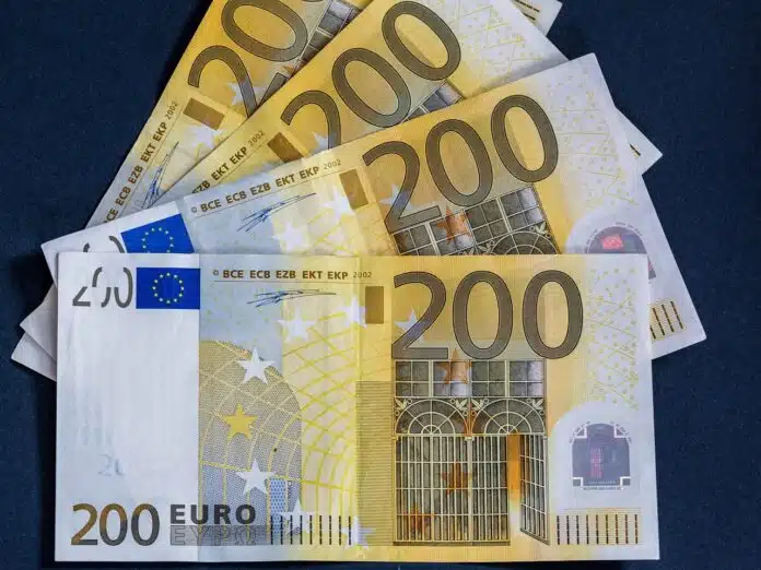 La banconota da 200 euro circola poco, almeno in Italia